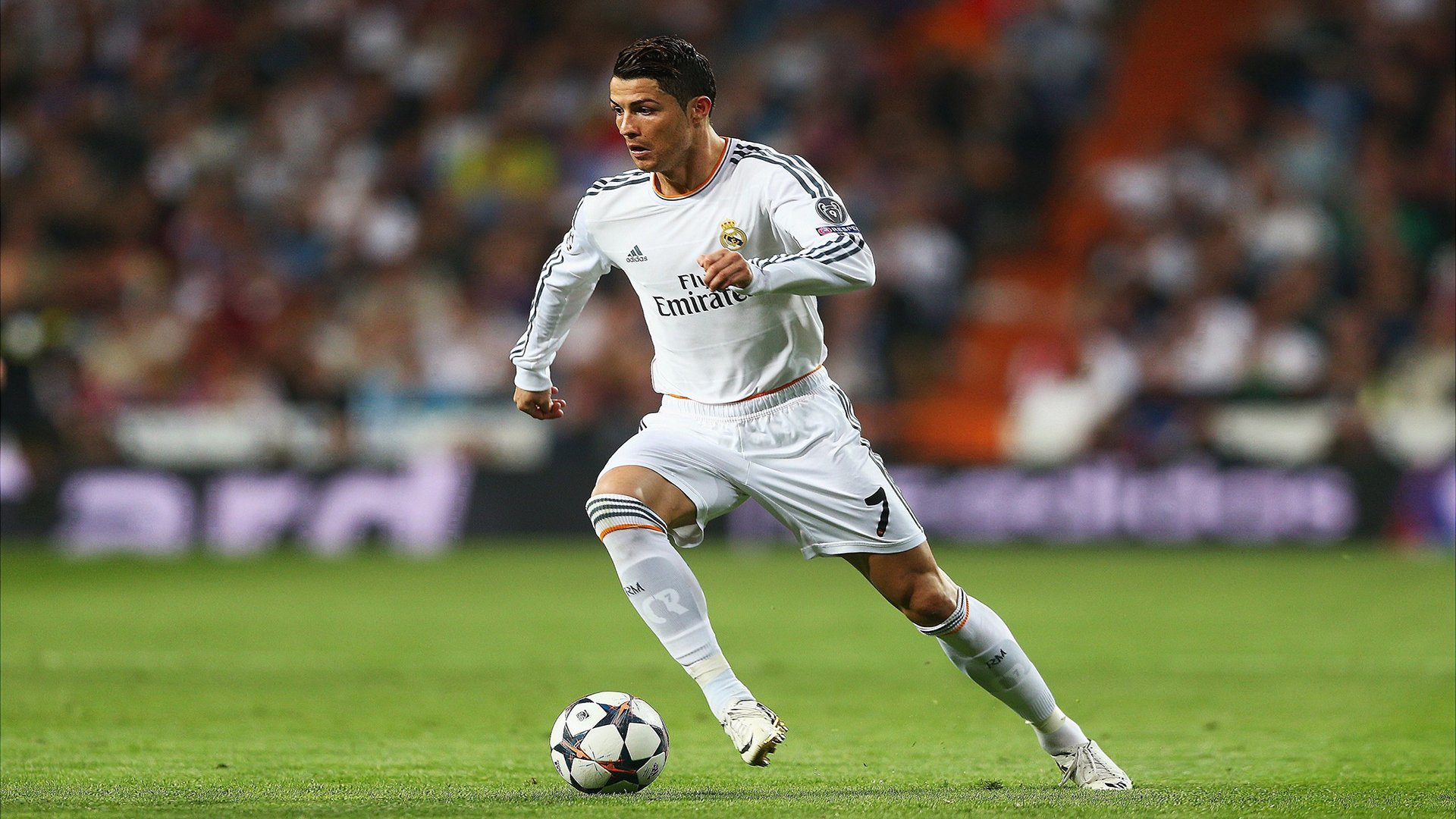 贝林厄姆复出倒计时,隐形护具与神秘手势背后的皇马中场密码|wmsports